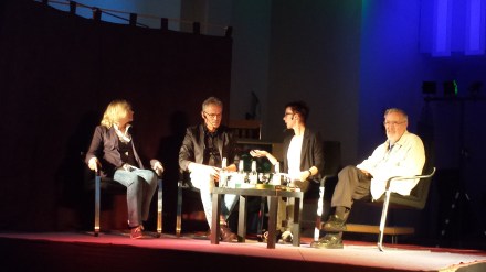 Sprachen am Sonntag in der Dortmunder Pauluskirche über Sterbehilfe (von links nach rechts) Dr. Christa Rogge, Pastor Friedrich Laker, Anja Rogge (Moderation) und Prof. Dr. Franco Rest; Fotos (2): C.-D. Stille