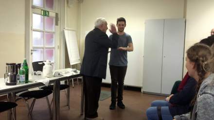 In puncto Reaktion war dem 92-Jährigen Kriegsveteran nichts vorzumachen.