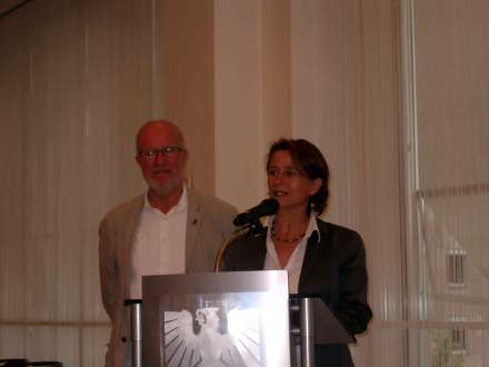 Christa Morgenrath und Gerhardt Haag (links) zum Theaterprojekt.
